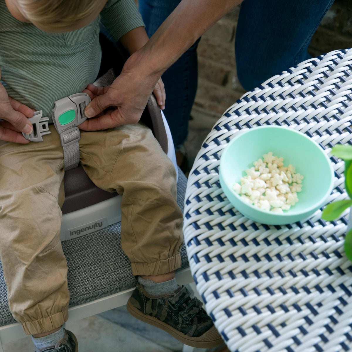 Lightweight Easy-Clean Toddler Booster Seat S7101